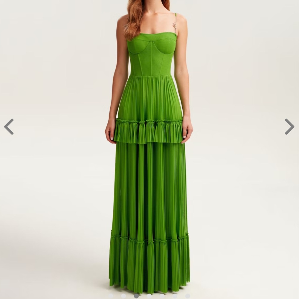 On the hunt for this green Milla Dress